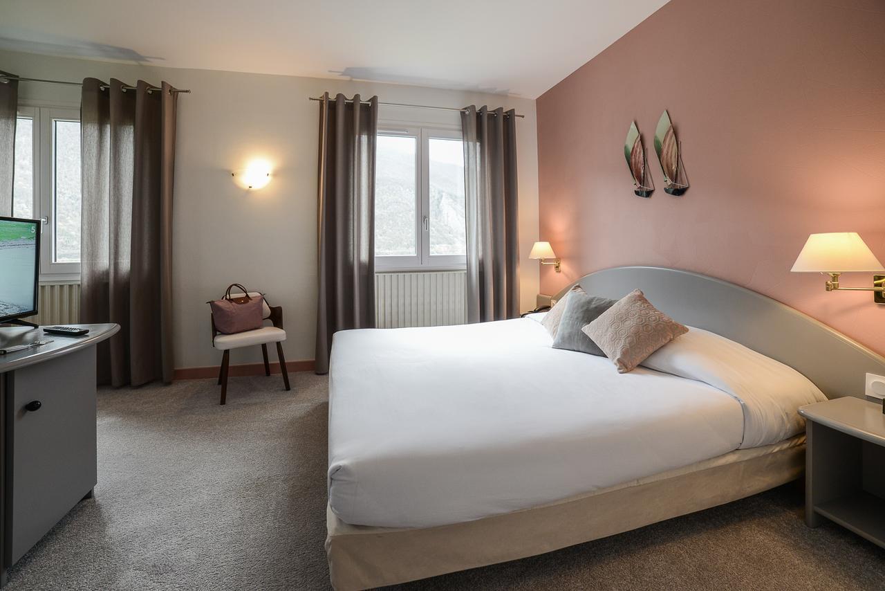 Novalaise Plage Hotel