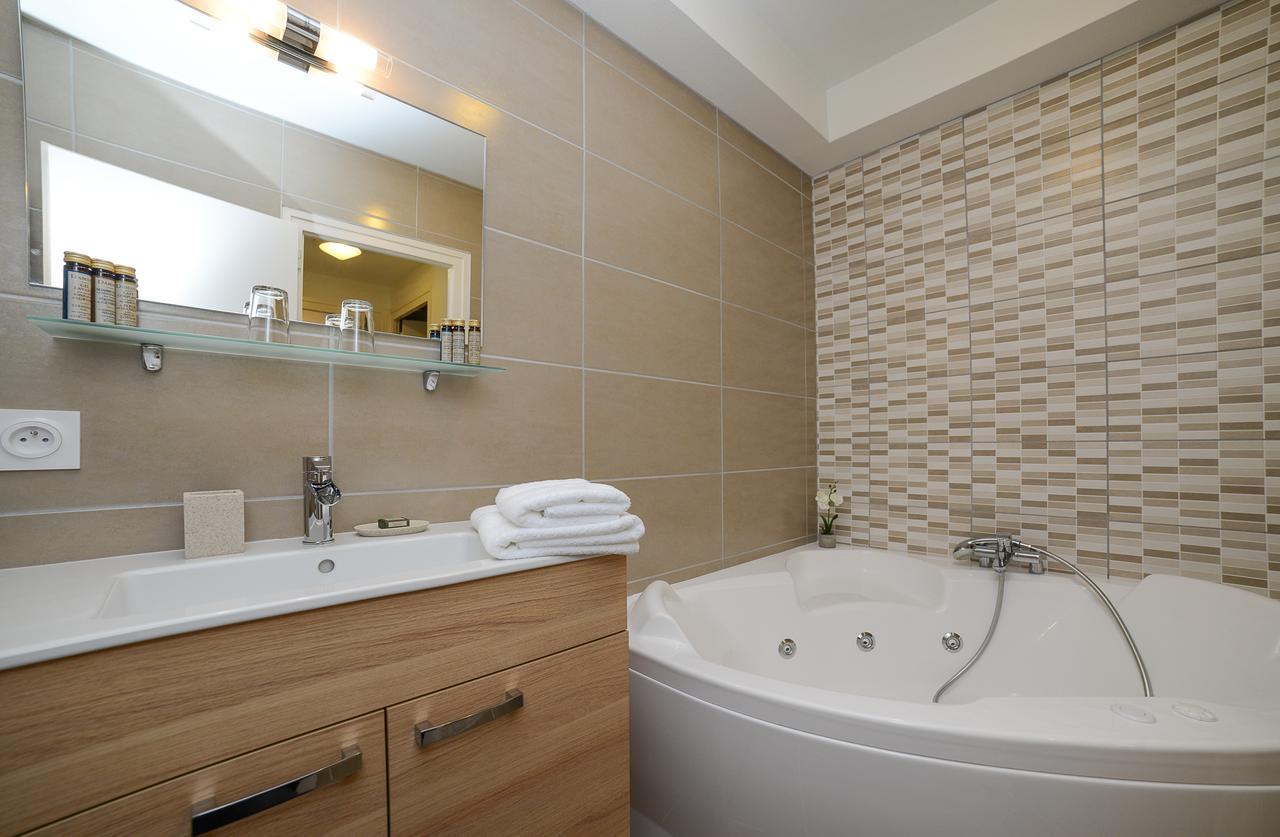 Novalaise Plage Hotel 2*